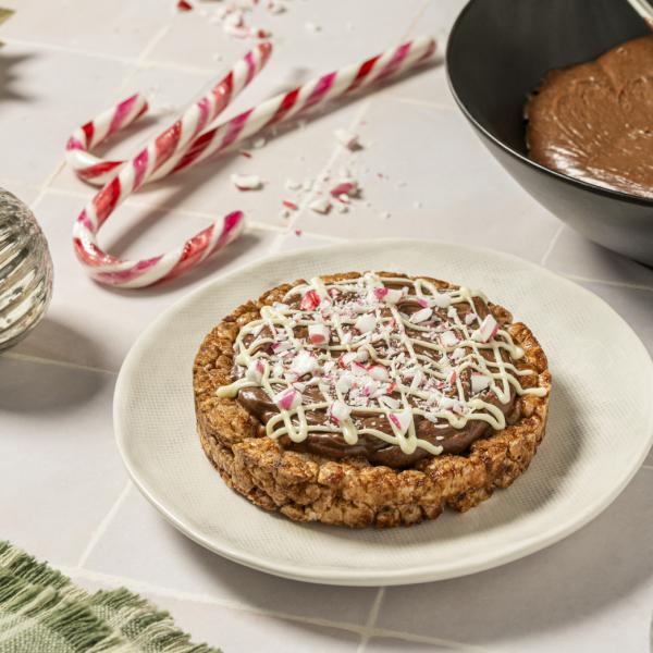 Hot Cocoa & Marshmallow Rice Cake Recipe | Quaker Oats